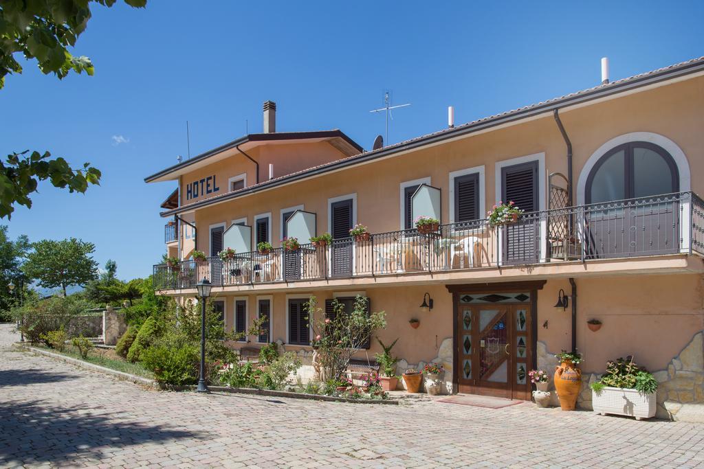 Hotel La Loggia Castel Di Sangro Exterior photo